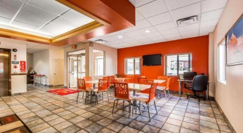 Red Roof Inn Johnstown Exterior photo